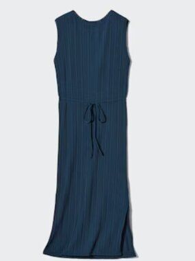 Uniqlo Pleated Sleeveless Dress – Size XL (Navy Blue)